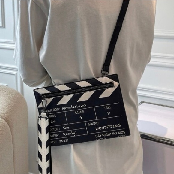 New Movie Scene 🎬 Envelope Bag with Shoulder Strap AND wristlett strap zip Med - Picture 1 of 8